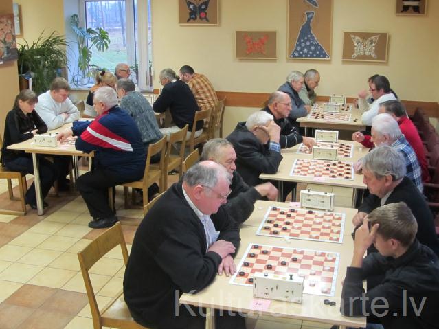 Dambretes kausa izscīņa